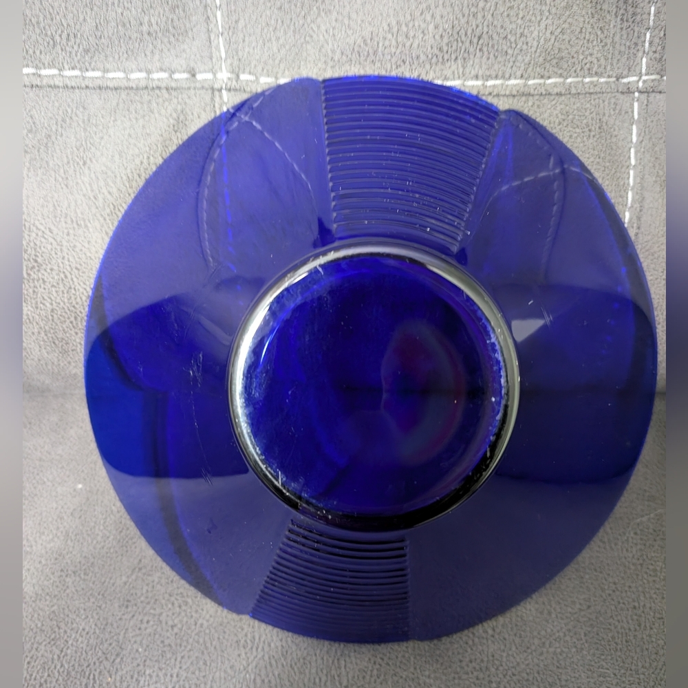 Elegant Cobalt Blue Glass Bowl - Picture 3 of 5